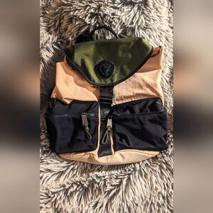 Pajar premium buckle back pack. Salmon and green never used